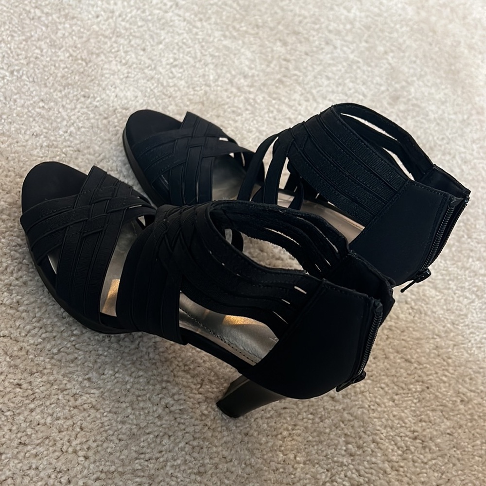 Sxy Black Strappy Heels 🖤👠